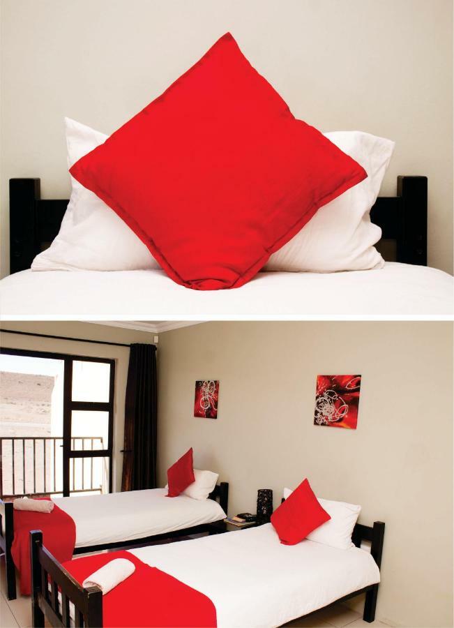 Hotel Haus Holzapfel Beaufort West Exterior foto