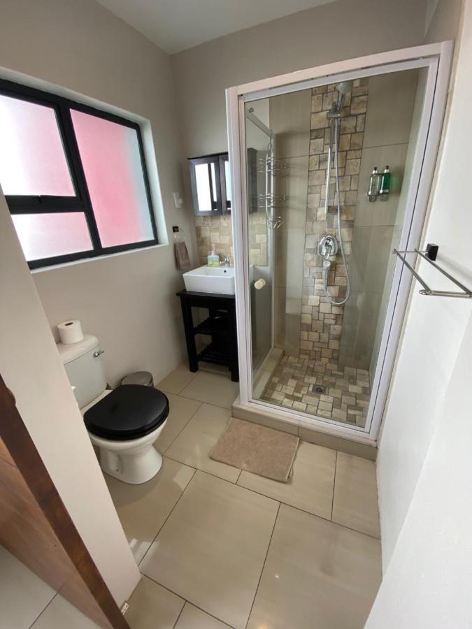 Hotel Haus Holzapfel Beaufort West Exterior foto